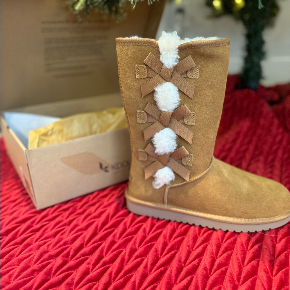 Kookaburra by Ugg boots
